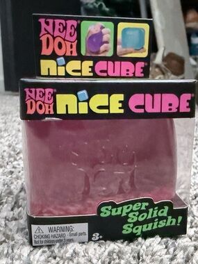 Nice Cube Super Solid Squish - Pink